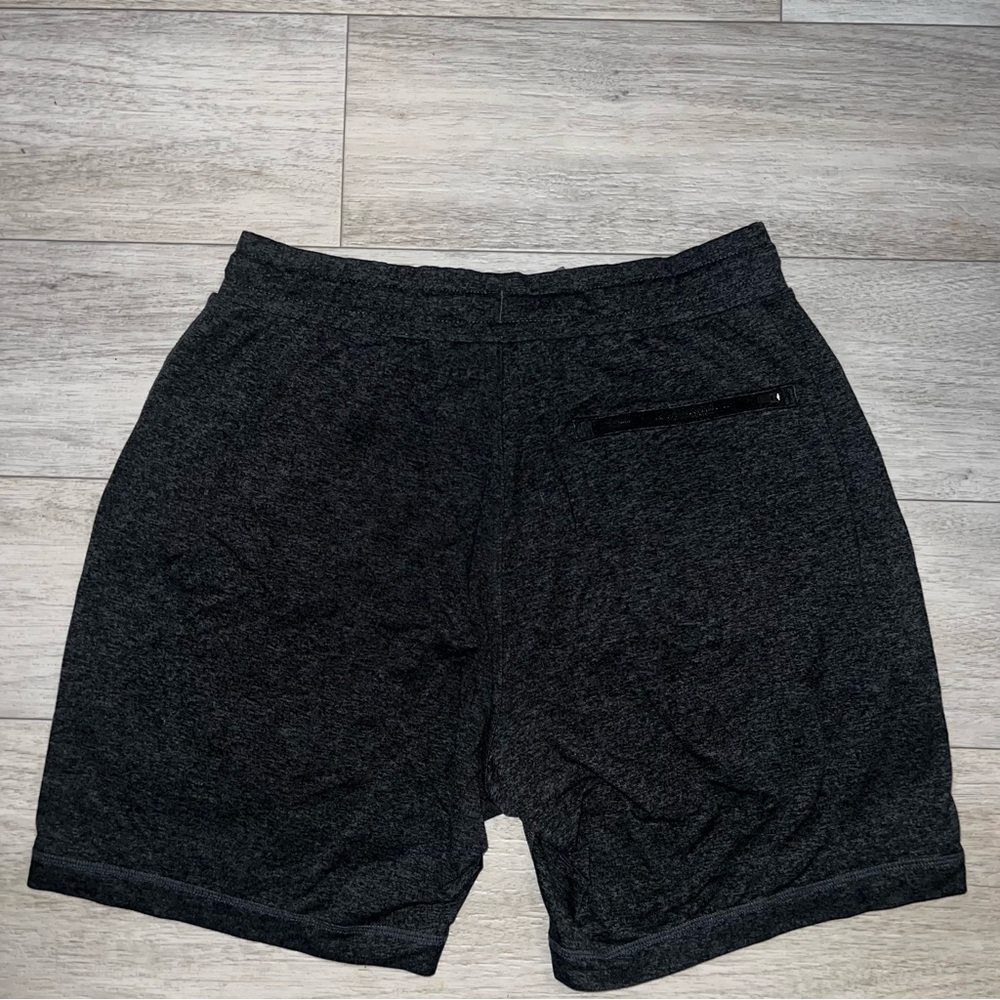 Vuori Ponto Performance Short 7” Charcoal Heather Men’s Size Small - Picture 7 of 8